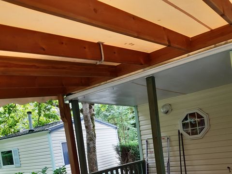 MOBILHOME 4 personnes - 24m2, 2 chambres ( n°24 et n°27) terrasse intégrée