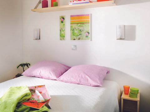 Mobilhome 6 personnes - Confort 28m² - 3 chambres - TV - Clim