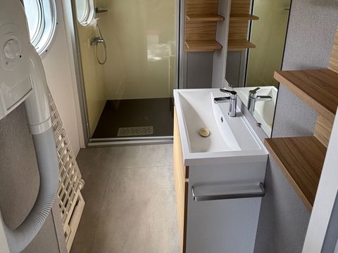 Mobilhome 6 personnes - Premium 30m² - 3 chambres - TV - Clim - Lave vaisselle ou lave linge