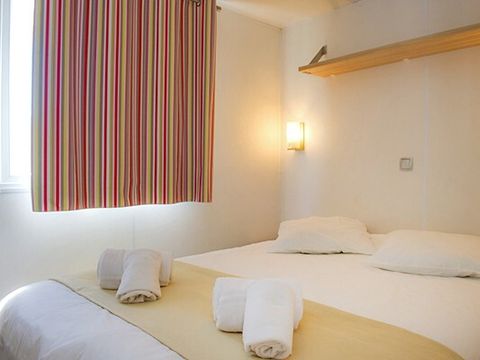Mobilhome 6 personnes - Homair mobil homes au camping de la Méditerranée Classic XL | 2 Ch. | 4/6 Pers. | Terrasse surélevée | Clim.