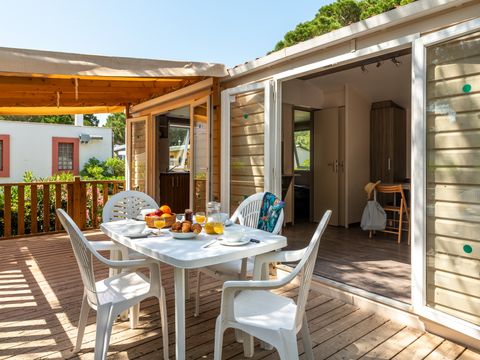Mobilhome 6 personnes - Homair mobil homes au camping de la Méditerranée l Comfort | 2 Ch. | 4/6 Pers. | Terrasse surélevée | Clim.