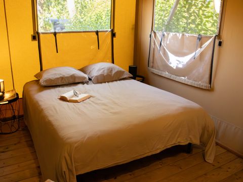 TENTE TOILE ET BOIS 4 personnes - Insolite Confort (2 chambres,WC/SDB)