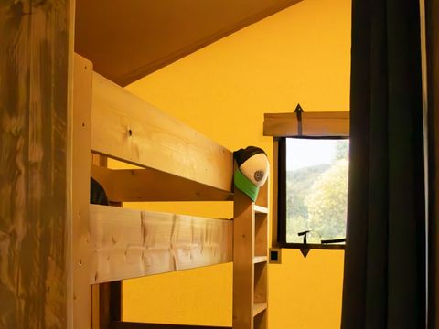TENTE TOILE ET BOIS 4 personnes - Insolite Confort (2 chambres,WC/SDB)