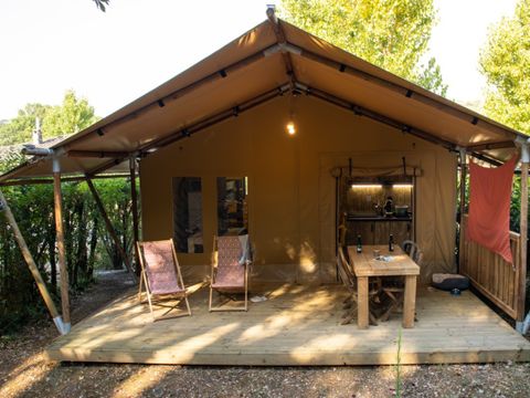 TENTE TOILE ET BOIS 4 personnes - Insolite Confort (2 chambres,WC/SDB)
