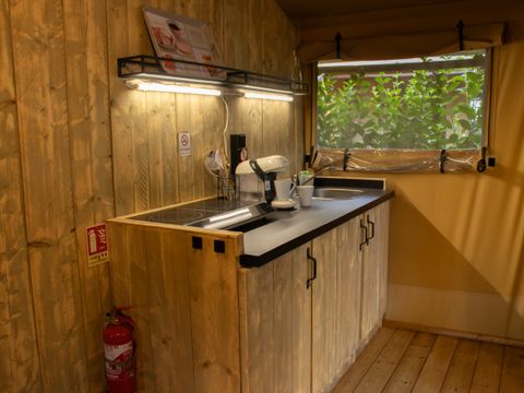 TENTE TOILE ET BOIS 4 personnes - Insolite Confort (2 chambres,WC/SDB)