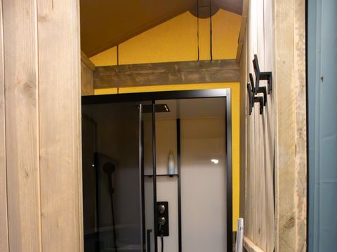 TENTE TOILE ET BOIS 4 personnes - Insolite Confort (2 chambres,WC/SDB)