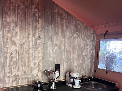 TENTE TOILE ET BOIS 4 personnes - Insolite Confort (2 chambres,WC/SDB)