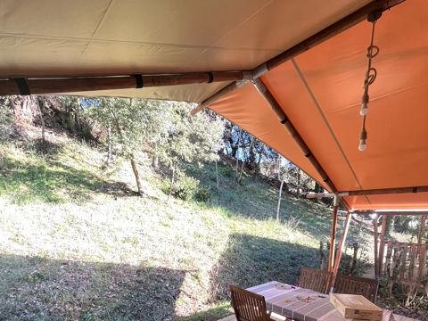 TENTE TOILE ET BOIS 4 personnes - Insolite Confort (2 chambres,WC/SDB)