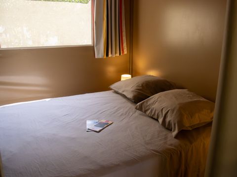 BUNGALOW TOILÉ 4 personnes - Insolite Team Essentiel:  3 chambres, SDB, Cuisine et dépendance tente avec lit double - prix pour 4 personnes