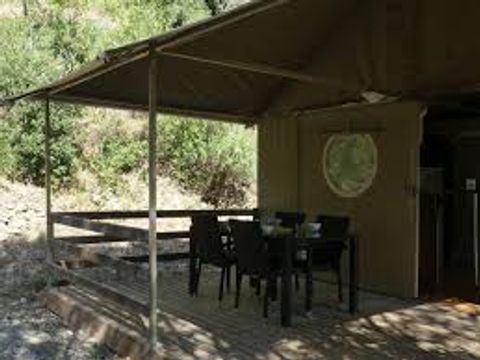BUNGALOW TOILÉ 4 personnes - Insolite Team Essentiel:  3 chambres, SDB, Cuisine et dépendance tente avec lit double - prix pour 4 personnes
