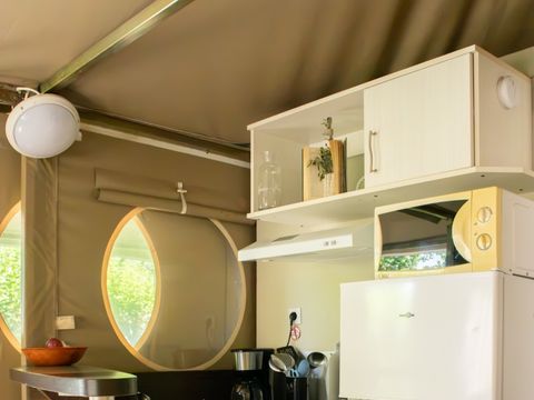 BUNGALOW TOILÉ 4 personnes - Insolite Team Essentiel:  3 chambres, SDB, Cuisine et dépendance tente avec lit double - prix pour 4 personnes