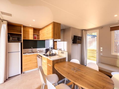 MOBILHOME 8 personnes - Mobil-home | Ultimate | 3 Ch. | 6/8 Pers. | Terrasse surélevée | Clim. | TV