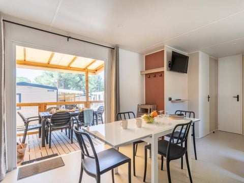 MOBILHOME 6 personnes - Mobil-home | Premium | 3 Ch. | 6 Pers. | Terrasse surélevée | 2 SDB | Clim. | TV