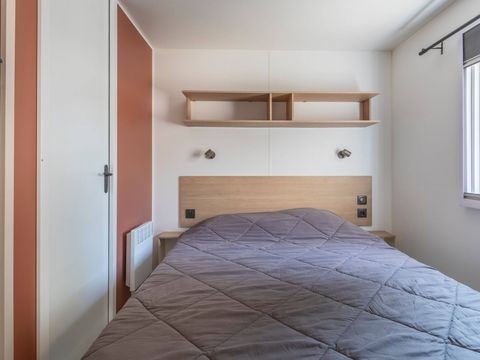 MOBILHOME 6 personnes - Mobil-home | Premium | 3 Ch. | 6 Pers. | Terrasse surélevée | 2 SDB | Clim. | TV