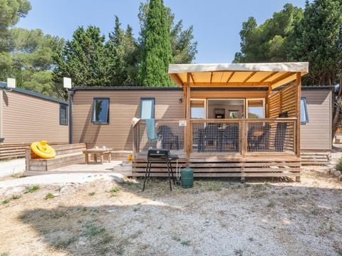 MOBILHOME 6 personnes - Mobil-home | Premium | 3 Ch. | 6 Pers. | Terrasse surélevée | 2 SDB | Clim. | TV