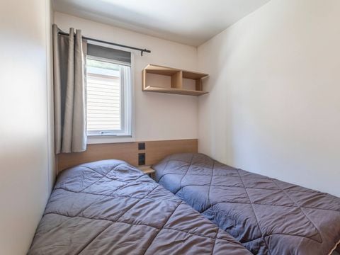MOBILHOME 6 personnes - Mobil-home | Premium | 3 Ch. | 6 Pers. | Terrasse surélevée | 2 SDB | Clim. | TV