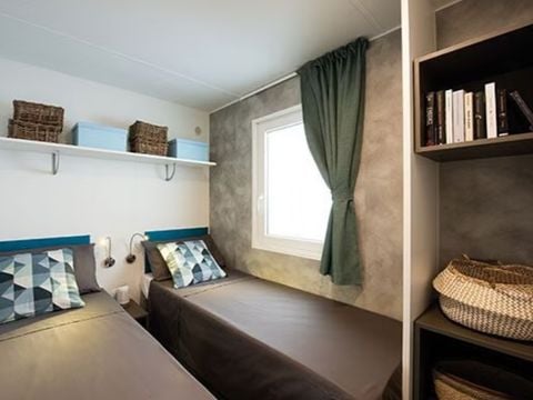 MOBILHOME 8 personnes - Mobil-home | Comfort | 4 Ch. | 8 Pers. | Terrasse surélevée | Outdoor kitchen | 2 SDB | Clim.