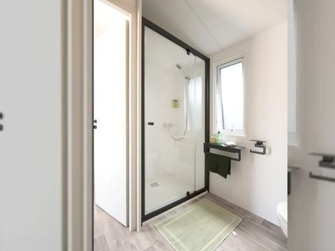 MOBILHOME 2 personnes - NEW 2023// Mobil-Home Premium 20m² (1 chambre)  + TV + Terrasse couverte + LV