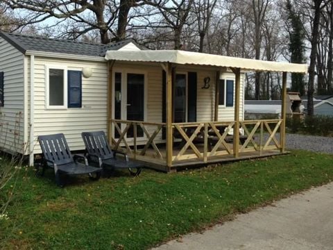 MOBILHOME 5 personnes - Confort 32m² - 2 chambres + TV + terrasse couverte