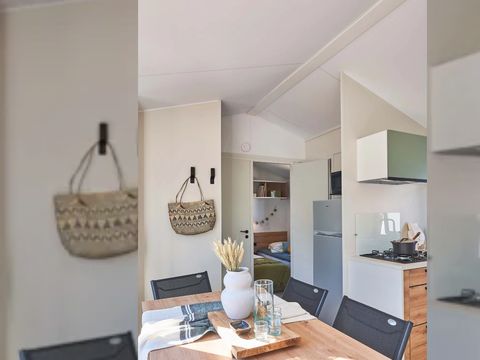 MOBILHOME 6 personnes - NEW 2023// Mobil-Home Premium 33m² 3 Chambres + Terrasse couverte + TV + LV