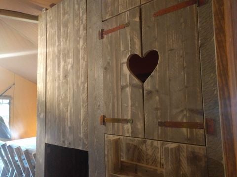 HÉBERGEMENT INSOLITE 6 personnes - Bergerie Lodge - 2 chambres et 1 lit cabane