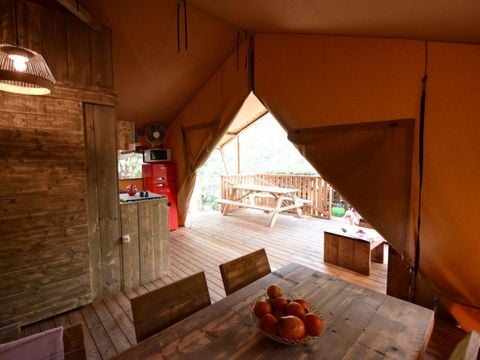 HÉBERGEMENT INSOLITE 6 personnes - Bergerie Lodge - 2 chambres et 1 lit cabane