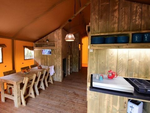 HÉBERGEMENT INSOLITE 6 personnes - Bergerie Lodge - 2 chambres et 1 lit cabane