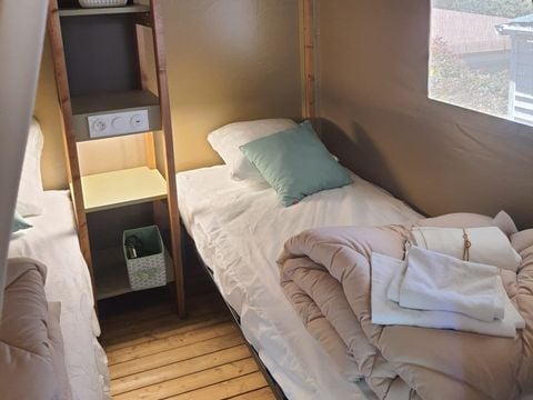 TENTE TOILE ET BOIS 4 personnes - Lodge Safari  (Photos non contractuelles : en cours d'installation)