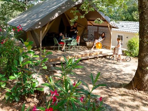 TENTE TOILE ET BOIS 4 personnes - Lodge Safari  (Photos non contractuelles : en cours d'installation)