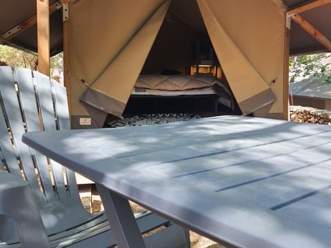 TENTE TOILE ET BOIS 2 personnes - Mini-Lodge (Photos non contractuelles : en cours d'installation)