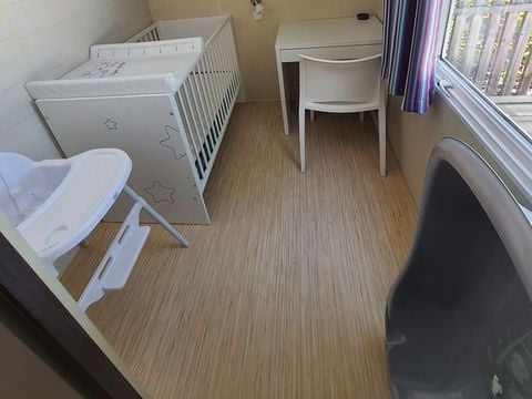 MOBILHOME 4 personnes - Family (3 chambres dont 1 pour bébé)