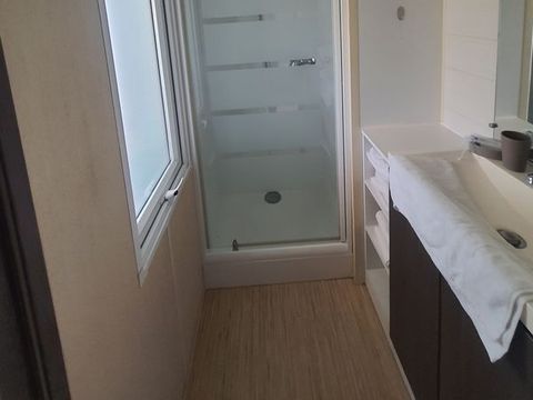 MOBILHOME 4 personnes - Family (3 chambres dont 1 pour bébé)