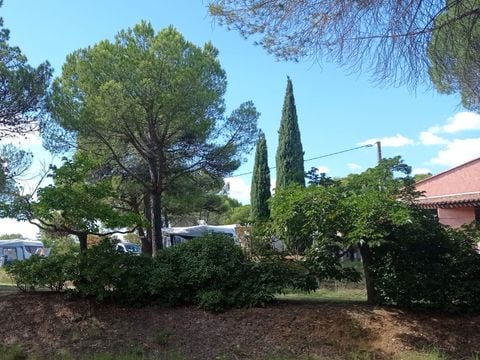 Emplacement - Emplacement + 1 voiture + tente, caravane ou camping-car