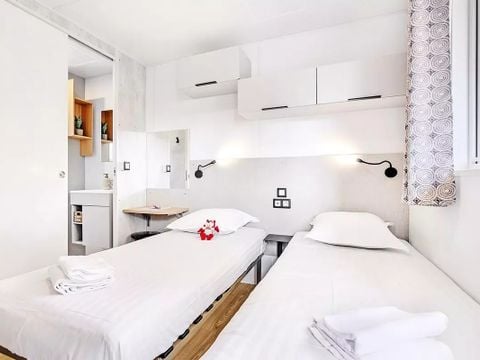 MOBILHOME 4 personnes - Cottage Ilbarritz 3 Pièces 4 Personnes Climatisé + TV