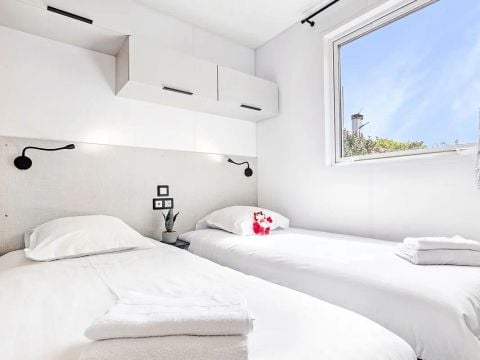 Mobilhome 10 personnes - Cottage Ibardin - 6 Pièces - Climatisé - TV