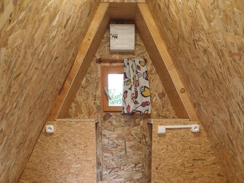 HÉBERGEMENT INSOLITE 2 personnes - Tente bois - 1 chambre -