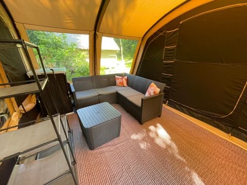 TENTE 4 personnes - Tente Meublée 23m² - 3 chambres - sans sanitaires - Auvent 11m²