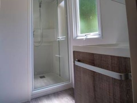 MOBILHOME 4 personnes - Mobil-home Bois Standard 27m² - 2 chambres - Terrasse couverte - TV