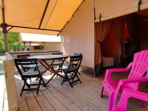 TENTE TOILE ET BOIS 5 personnes - TENTE LODGE KENYA. (pas de salle d’eau)