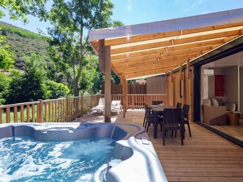 MOBILHOME 6 personnes - COTTAGE PREMIUM SPA CAROUX 40 m² 3 ch 2 sdb A