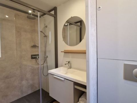 MOBILHOME 6 personnes - COTTAGE PREMIUM SPA CAROUX 40 m² 3 ch 2 sdb A