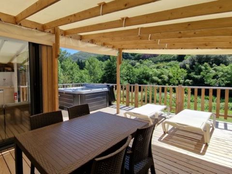 MOBILHOME 2 personnes - COTTAGE PREMIUM SPA SOMAIL 21 m² 1 ch 1 sdb B