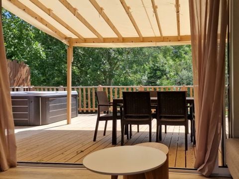 MOBILHOME 6 personnes - COTTAGE PREMIUM SPA CAROUX 40 m² 3 ch 2 sdb B