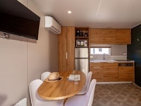 MOBILHOME 5 personnes - COTTAGE PREMIUM SPA SIDOBRE 33 m² 2 ch 2 sdb B