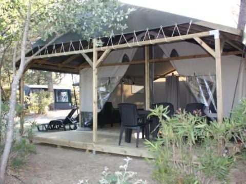 Tente en toile et en bois 6 personnes - Lodgetent, type LG+