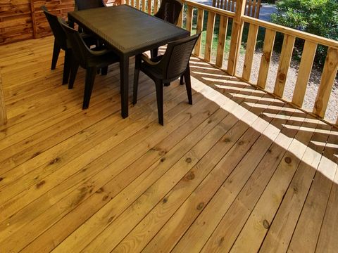 Mobilhome 4 personnes - PREMIUM 2 CH - 30 m² / terrasse couverte 15 m² ( animaux non acceptés- non fumeur).