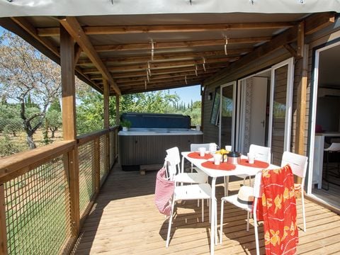 MOBILHOME 4 personnes - Sillans Jacuzzi privé - 32m²  - 2 chambres - Lave-vaisselle + Tv + A/C