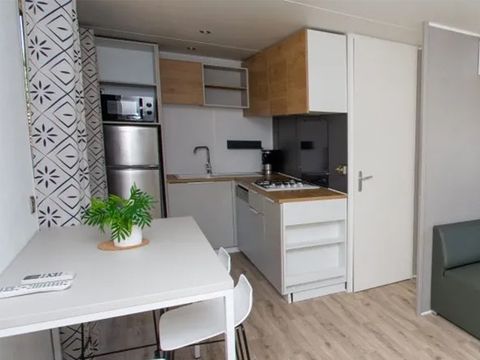MOBILHOME 4 personnes - Sillans Jacuzzi privé - 32m²  - 2 chambres - Lave-vaisselle + Tv + A/C