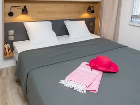 MOBILHOME 4 personnes - Castellane - 30m² - 2 chambres + TV + A/C