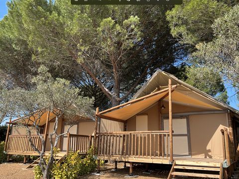 TENTE TOILE ET BOIS 4 personnes - Lodge safari Aiguines - 26m² - Glamping